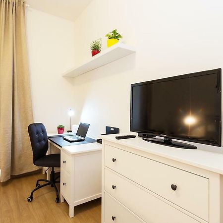 Perunova Apartments Prag Exteriör bild