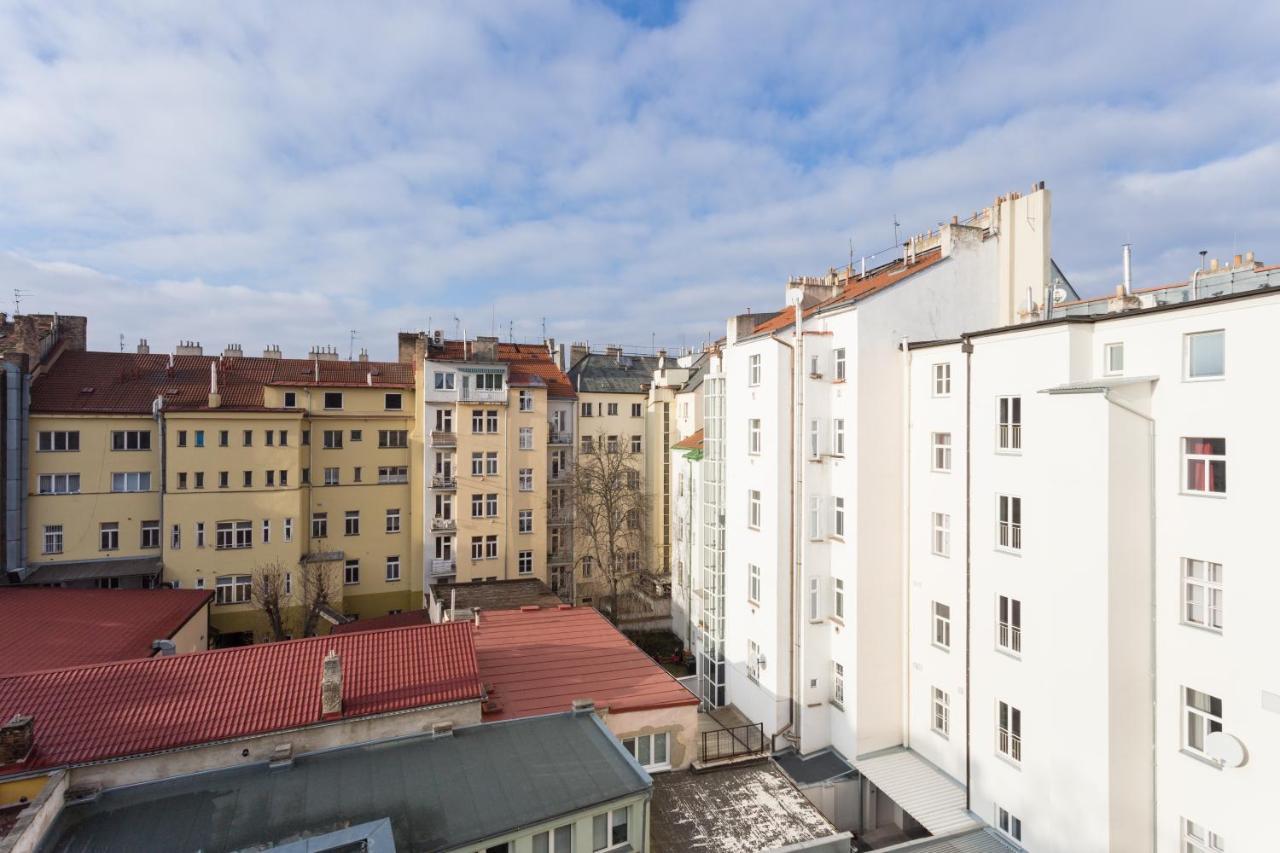 Perunova Apartments Prag Exteriör bild