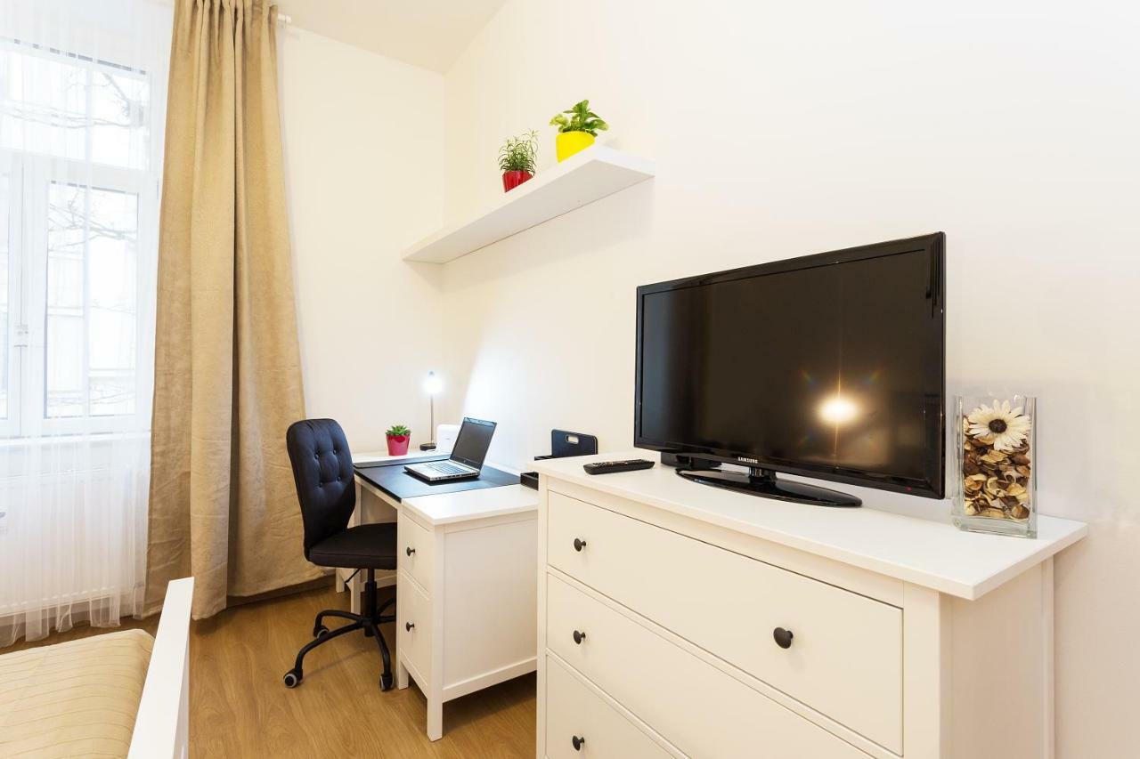 Perunova Apartments Prag Exteriör bild